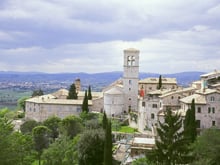 Enjoy exploring the magnificent villages, villas and sweeping hills of Tuscany and Umbria