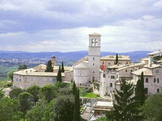 Stunning pearched villages and rolling hills during our Tuscany tour